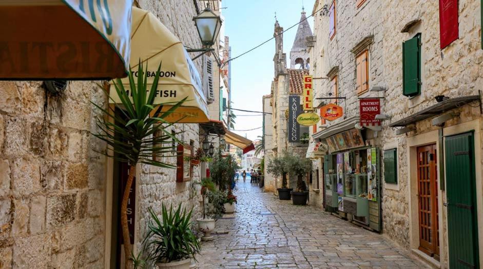 Guesthouse Ana Trogir Old Town Exterior foto