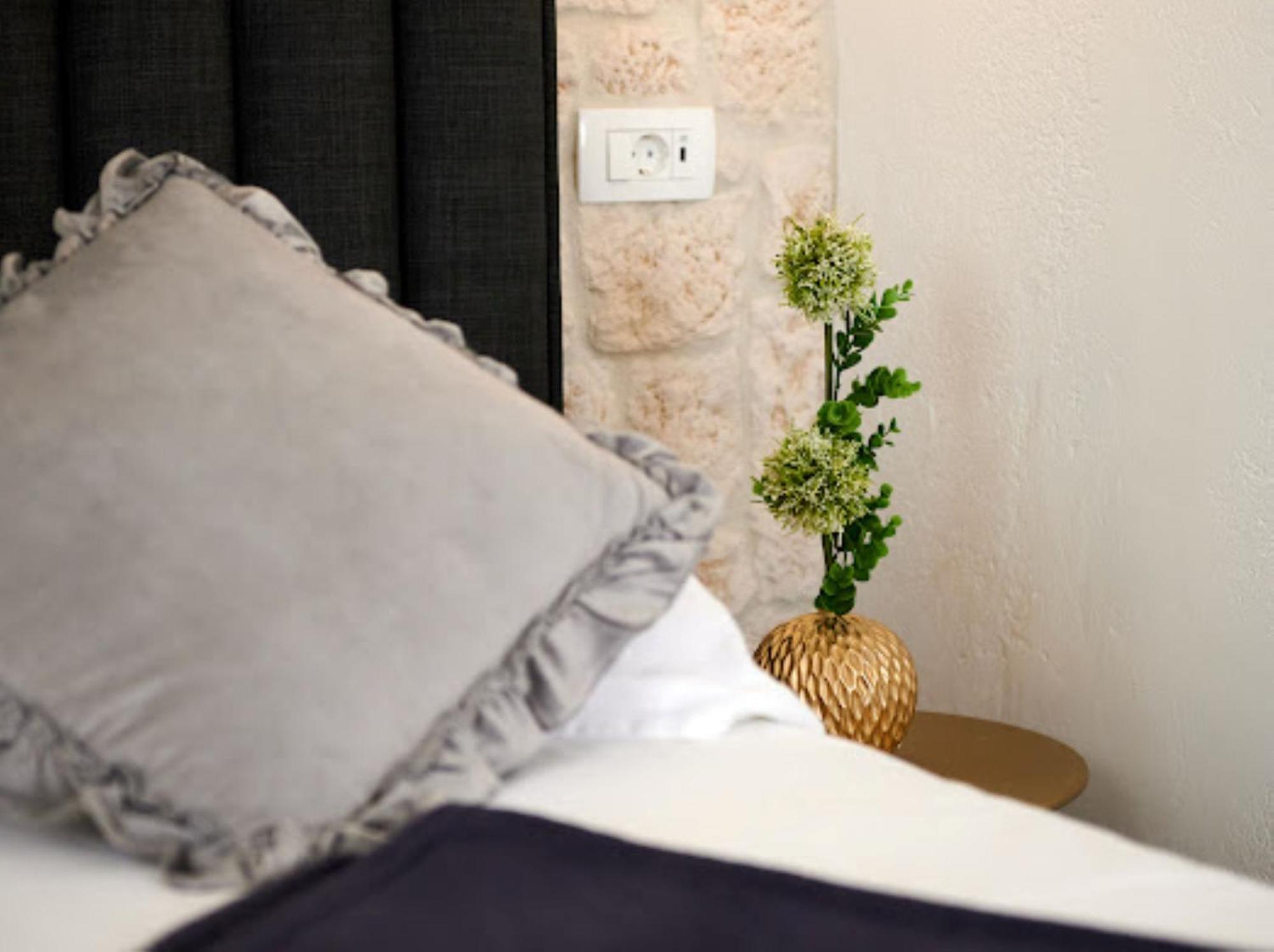 Guesthouse Ana Trogir Old Town Exterior foto