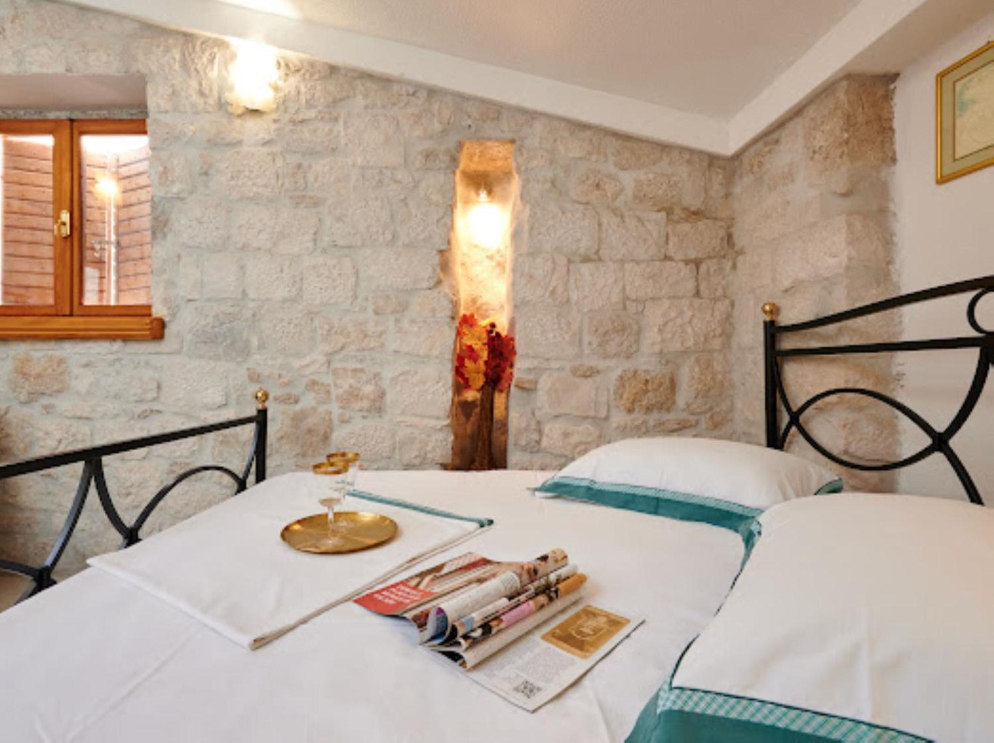 Guesthouse Ana Trogir Old Town Quarto foto