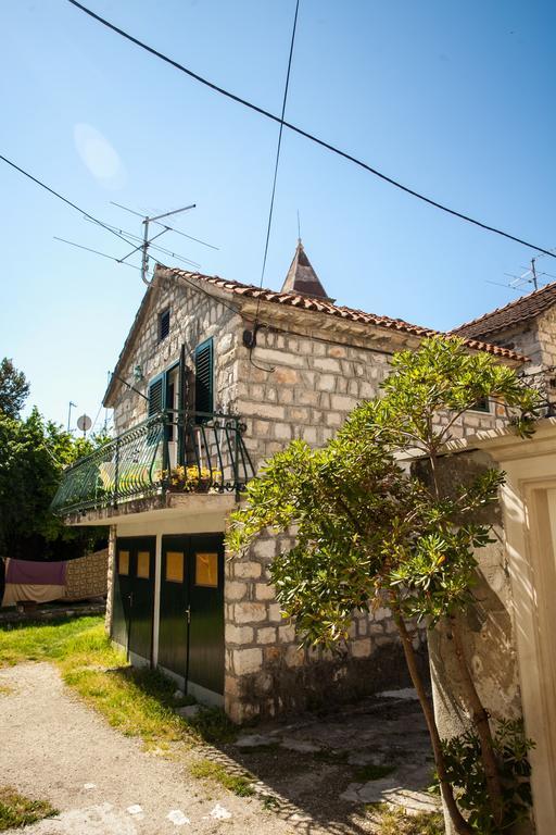 Guesthouse Ana Trogir Old Town Exterior foto